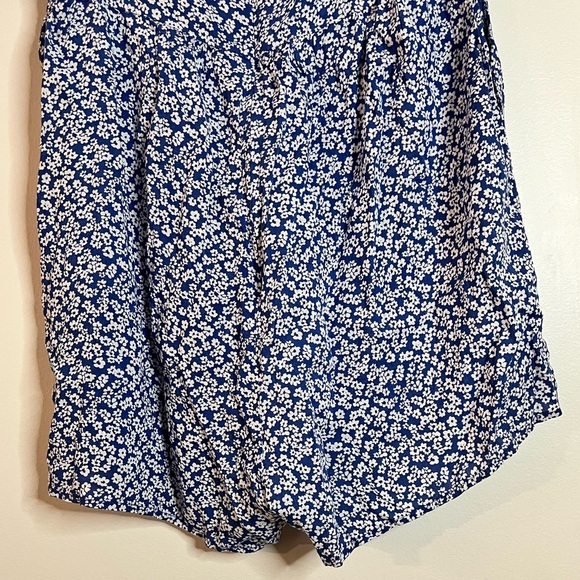 Lulus Blue Floral Sweetheart Neckline Puff Sleeve Romper Size L NWT - Picture 8 of 14